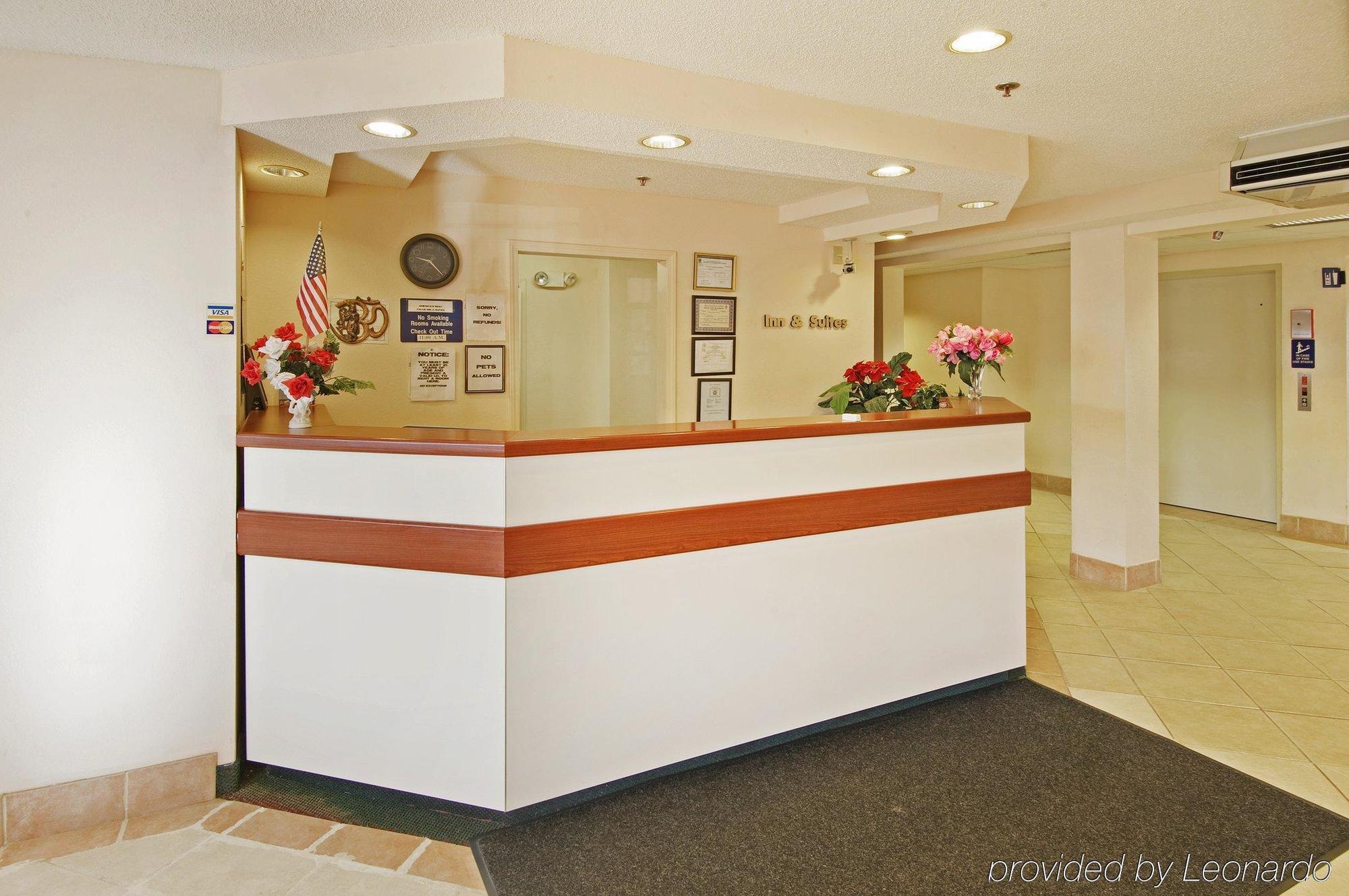 America'S Best Value Inn & Suites-МакДона Интериор снимка